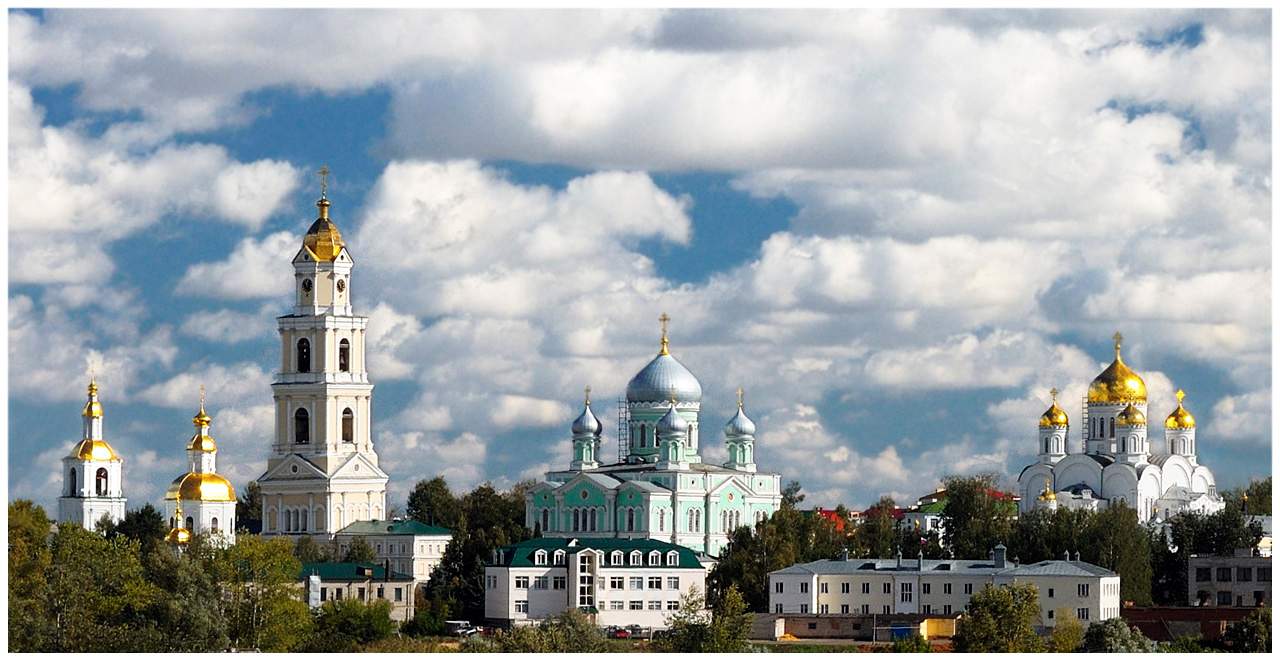 церковь дивеево нижний новгород. свято-троицкий серафимо-дивеевский монастырь. дивеево монастырь. серафимо-дивеевский монастырь святая канавка. дивеево белый храм.