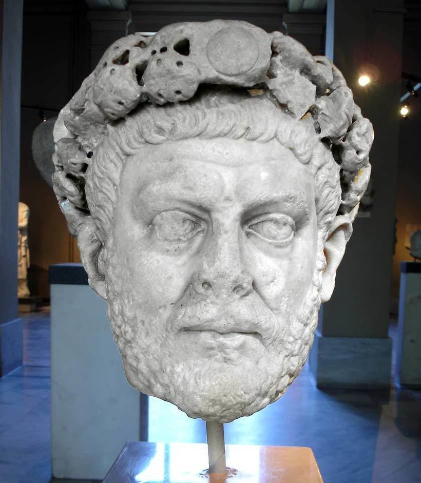 Диоклетиан: Последний римский император, в правление которого осуществлялись кровавые гонения христиан в заключение "эпохи мученичества" и который самолично оставил трон ради... выращивания капусты!