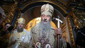 ОЧЕНЬ ВАЖНО!!! Знамение Апокалипсиса? В праздник иконы Знамение за Богослужением в Киево-Печерской Лавре произошло нерядовое событие - Чаша со св. Дарами перевернулась и... ВЫЛИЛАСЬ на МИТРОПОЛИТА ОНУФРИЯ!